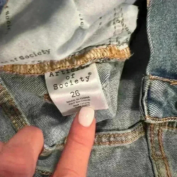 Articles Of Society Light Wash Denim Shorts NWOT 26 - Picture 3 of 3